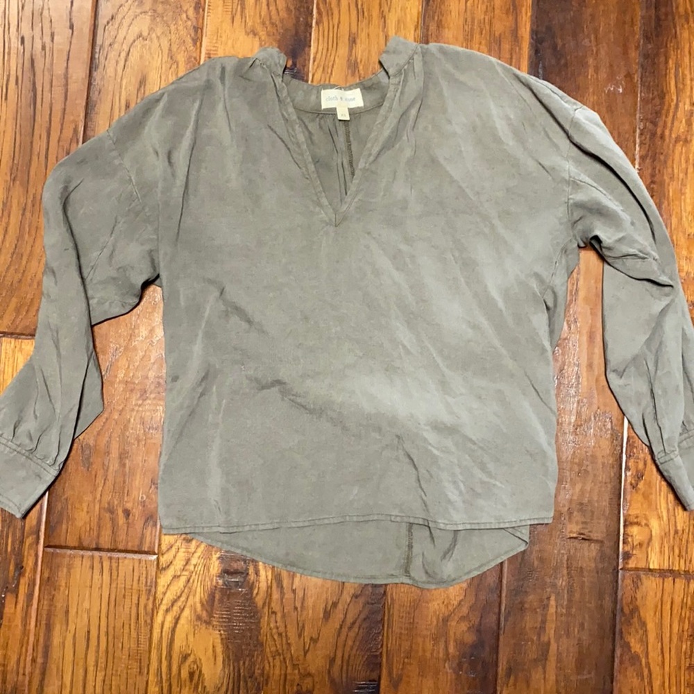 Cloth and Stone V Neck